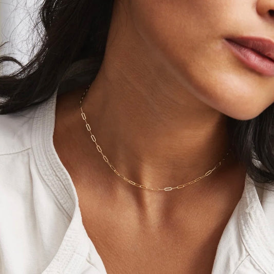 DAINTY PAPERCLIP NECKLACE