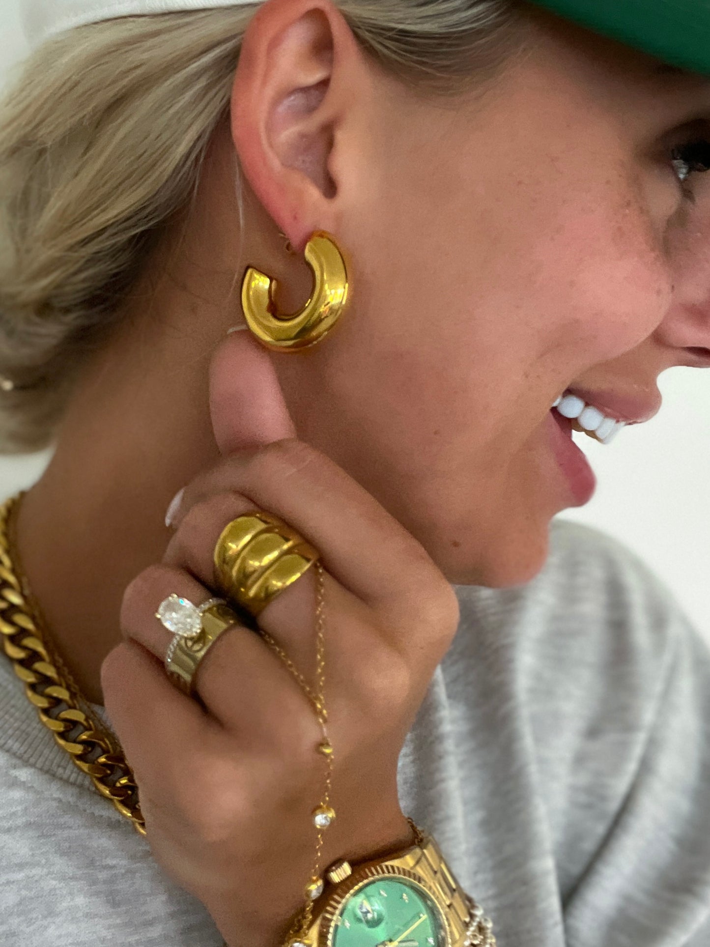 CHUNKY GOLD SMOOTH HOOPS