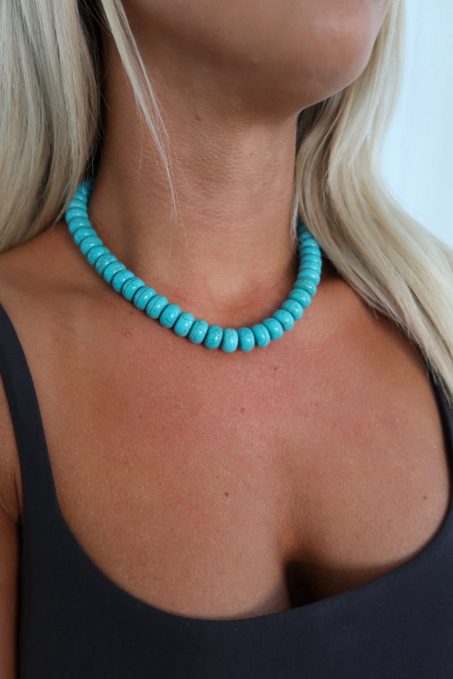 TURQUOISE CHUNKY NECKLACE