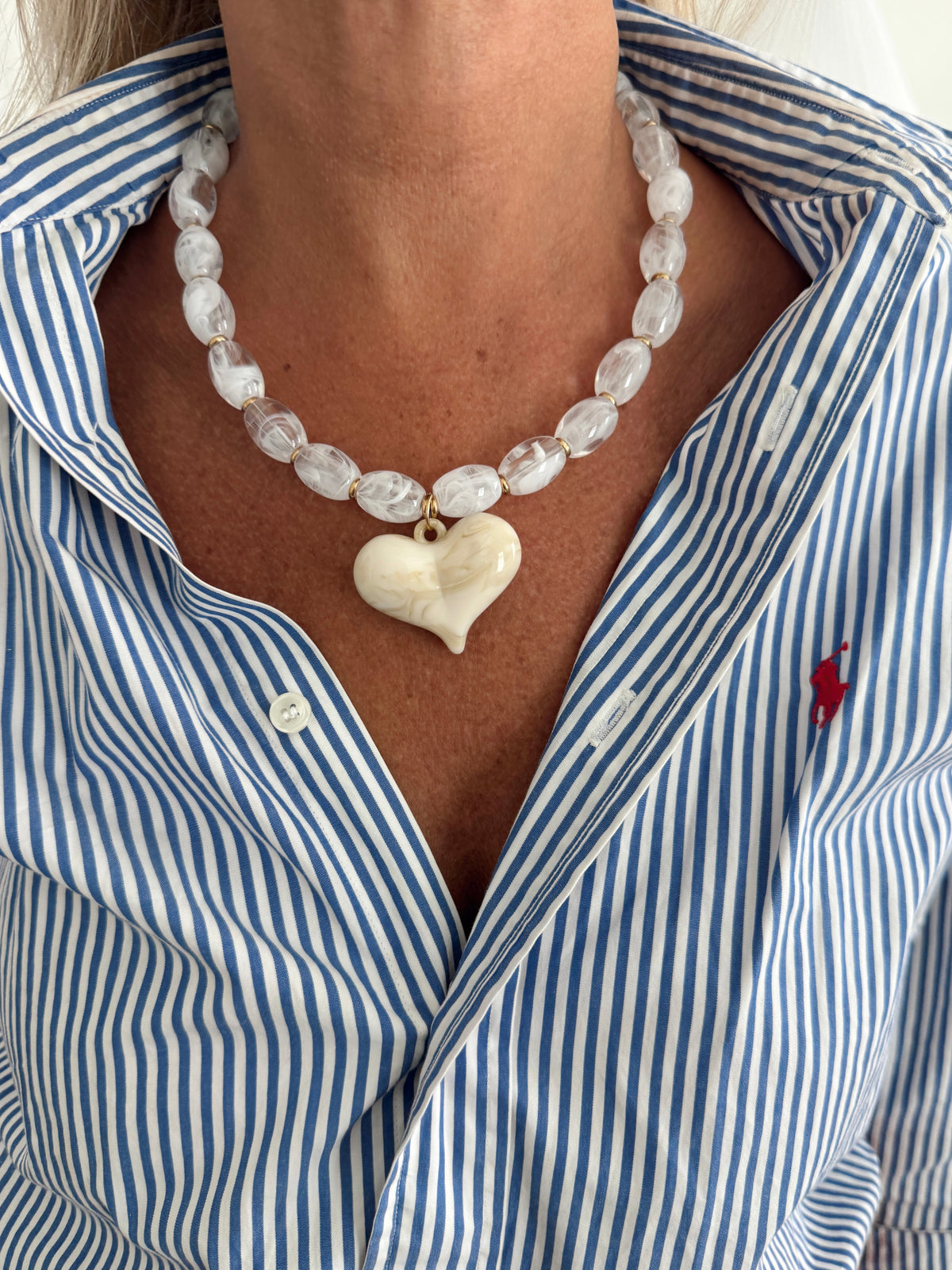 WHITE HANNAH NECKLACE