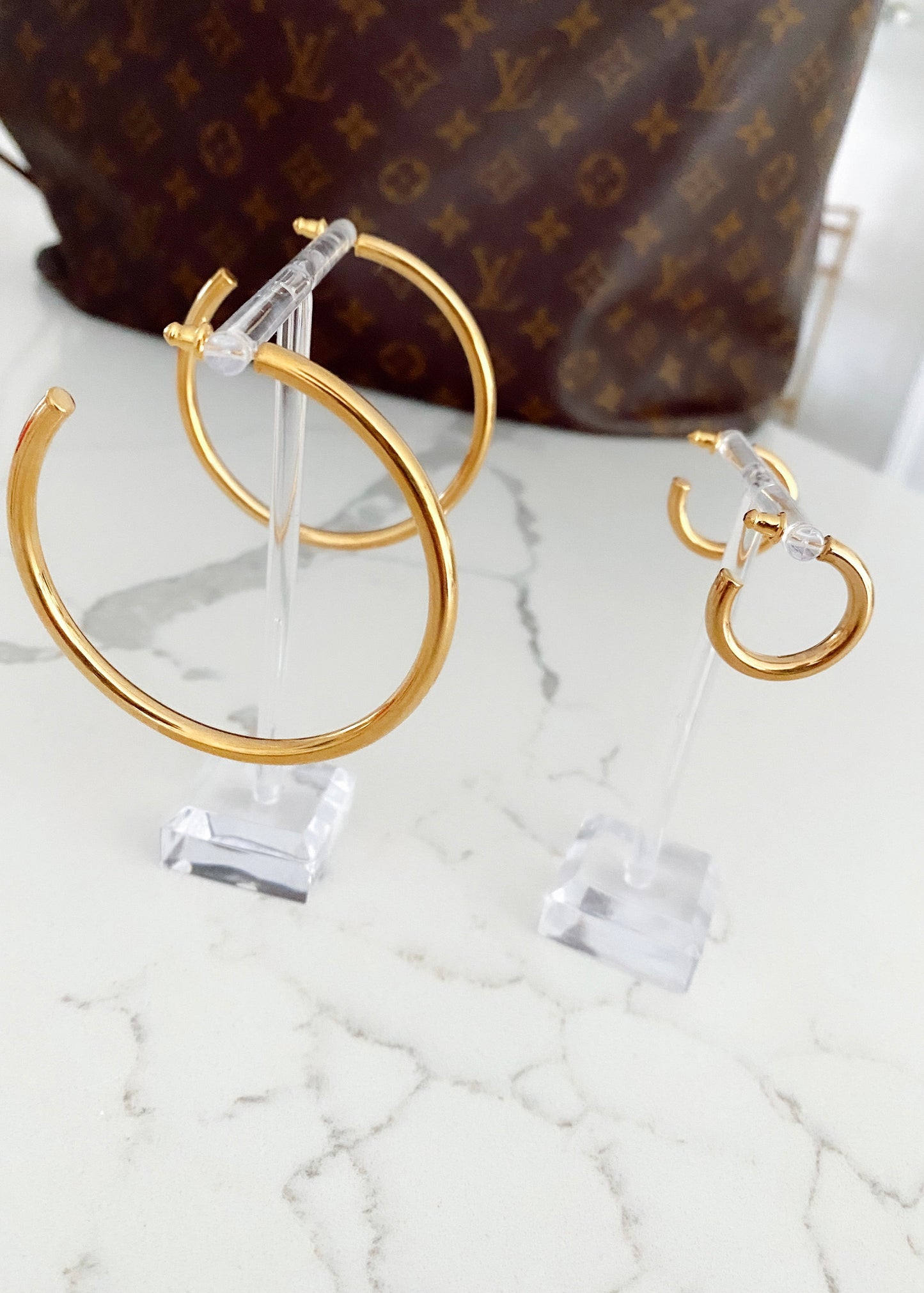SMALL GOLD HOOPS